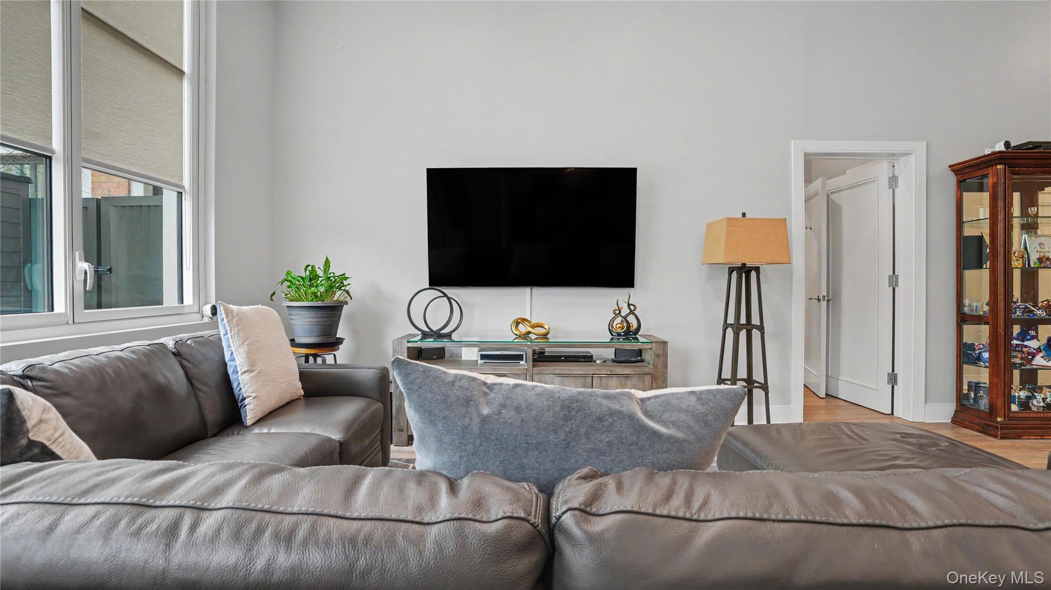 100 Garvies Point Road #1005 — photo 3