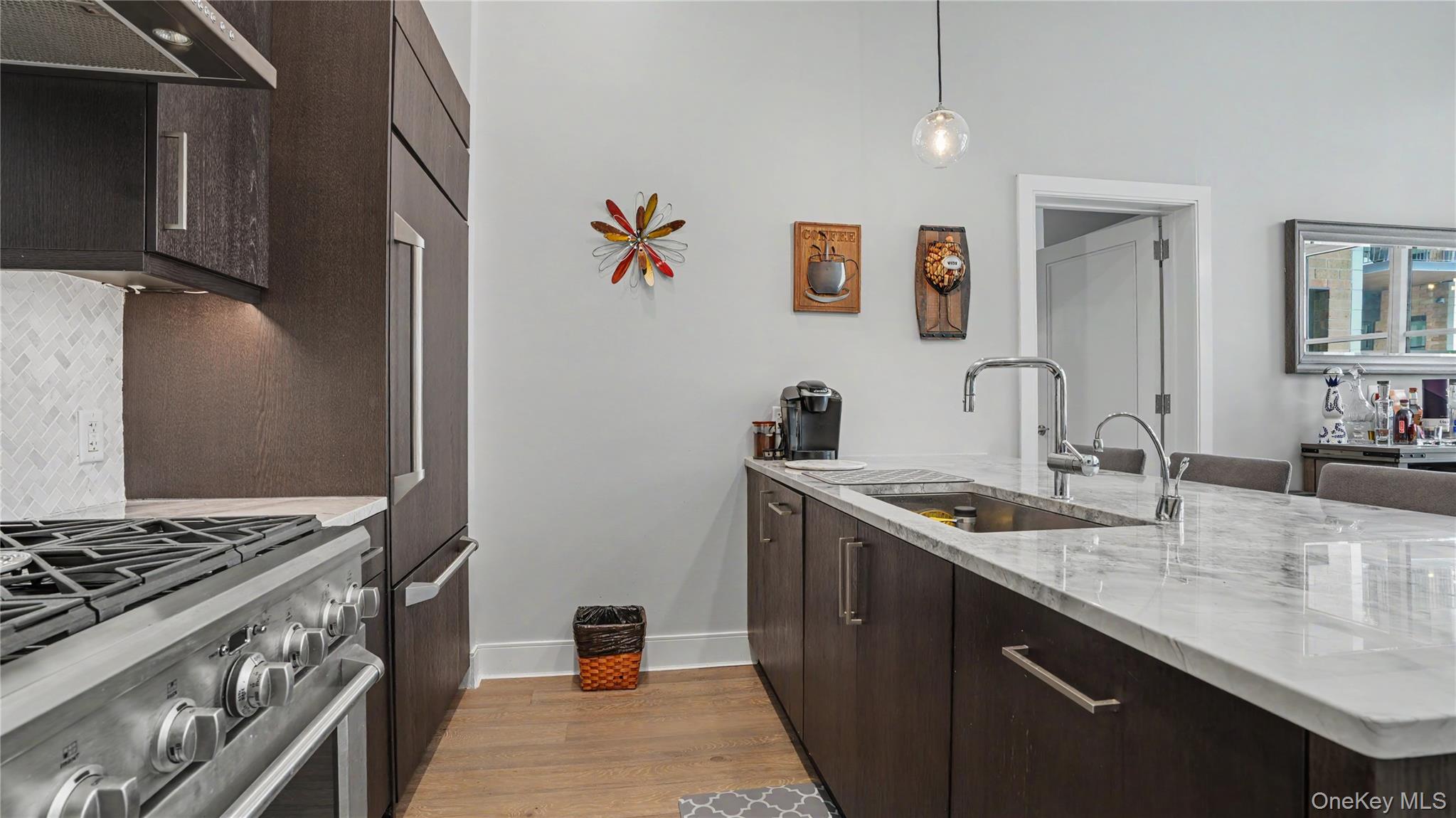 100 Garvies Point Road #1005 — photo 7