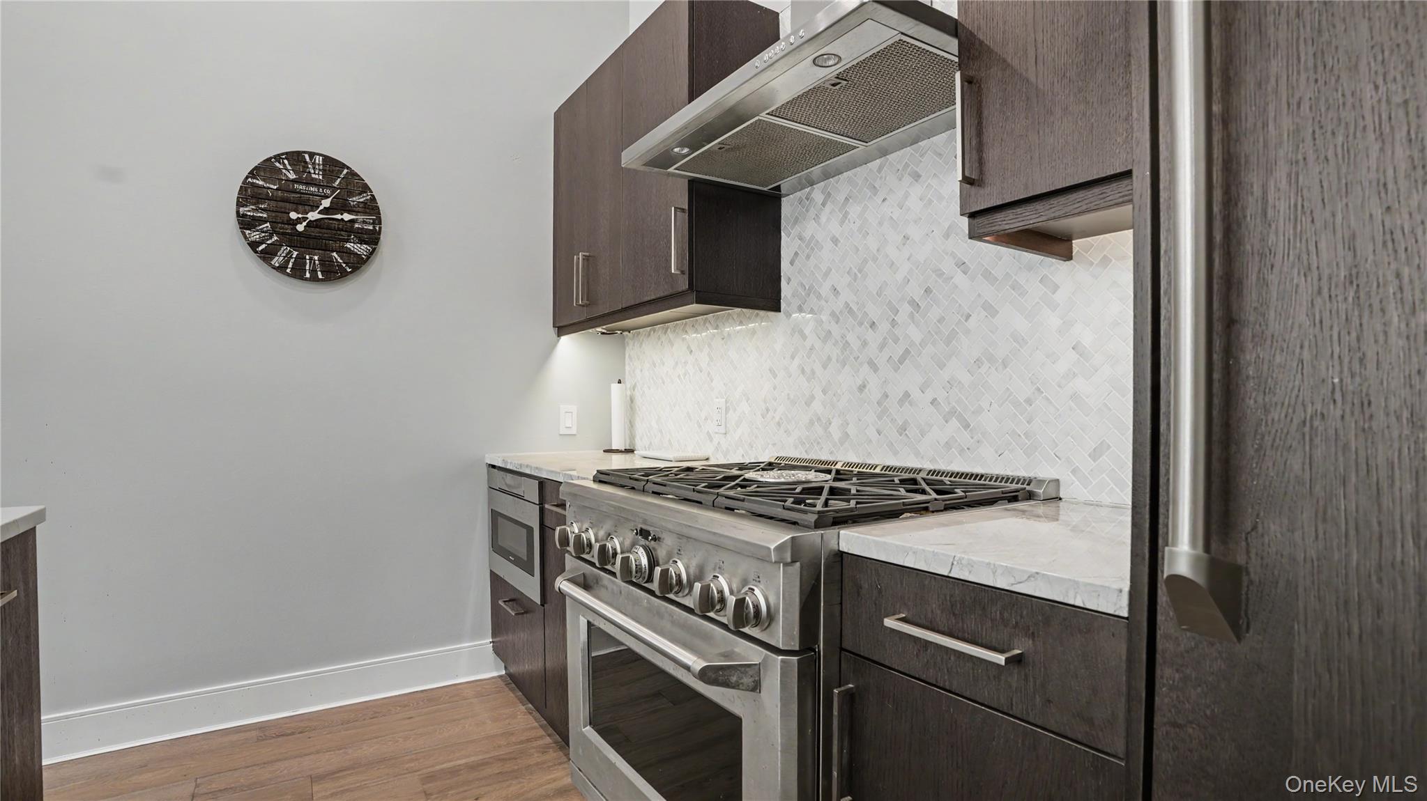 100 Garvies Point Road #1005 — photo 8