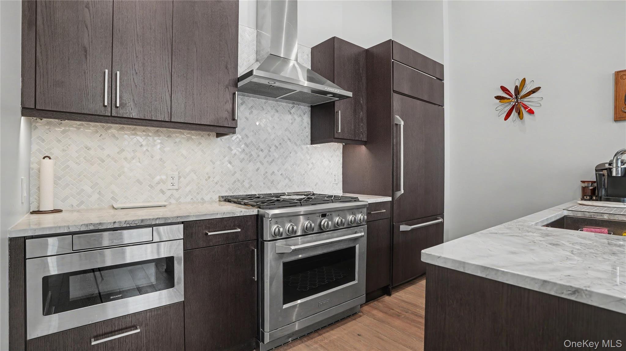 100 Garvies Point Road #1005 — photo 9